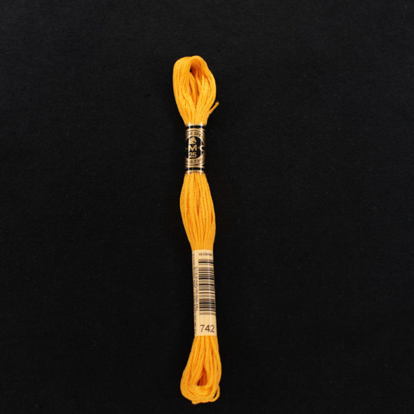 HILO MADEJA DMC #25 8MTS AMARILLO DM742
