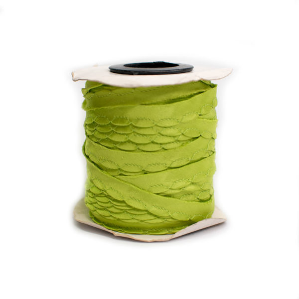 SESGO SATIN ONDULADO VERDE LIMON 2444